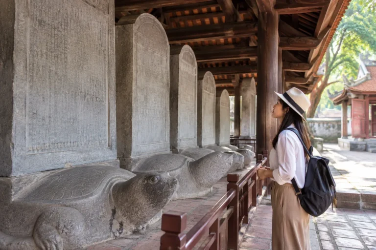 Hình minh họa: 82 bia tiến sĩ Văn Miếu: dựng 1484–1780, khắc 1.304 hay 1.305 tiến sĩ và vì sao thành di sản tư liệu